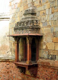 Close up of the jharokha in the mosque attached to the Bara Gumbad